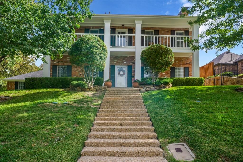 Property Photo: 703 Forest Trace TX 75087