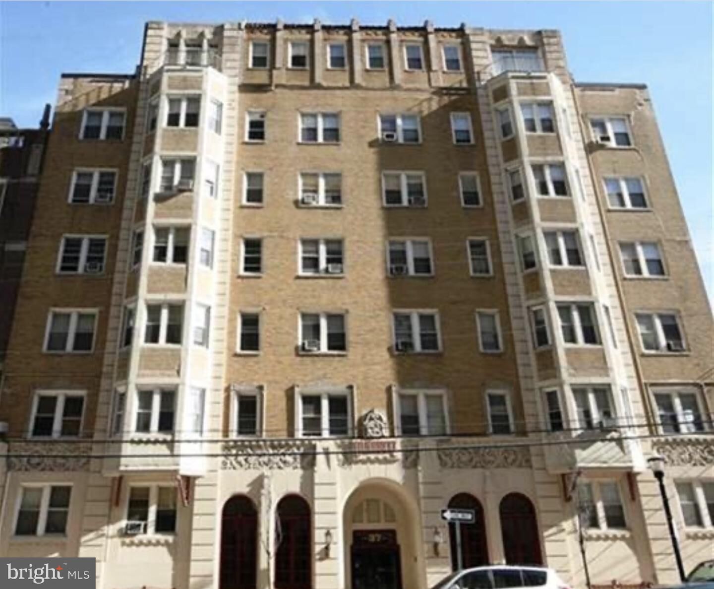 Property Photo: 37 S Iowa Avenue 6A NJ 08401