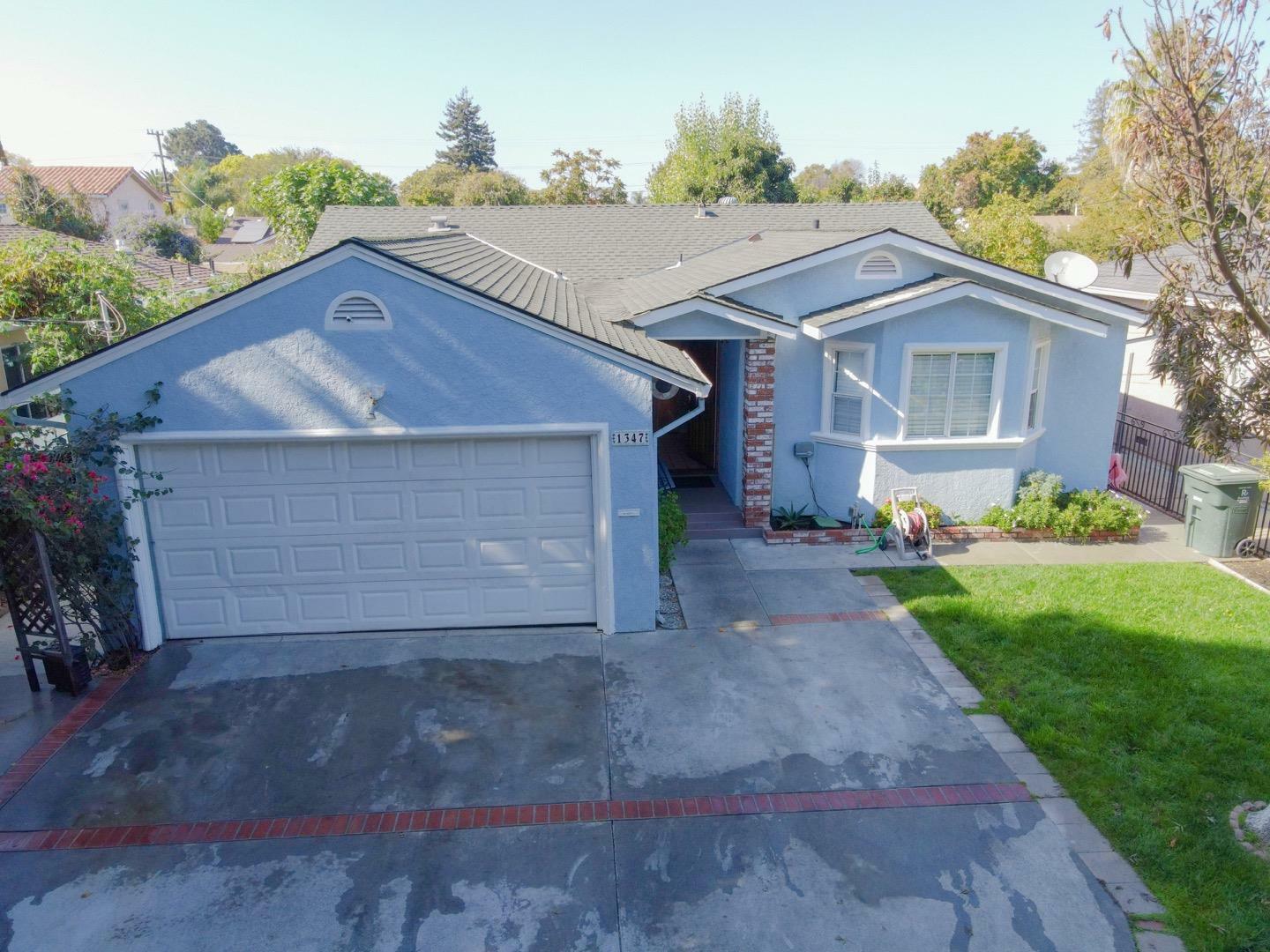 Property Photo: 1347 Windermere Avenue CA 94025