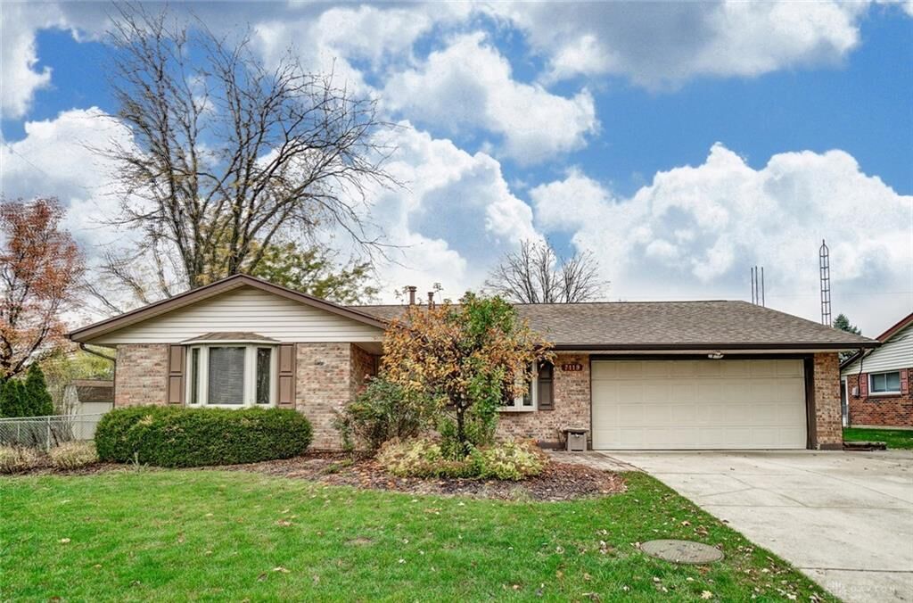 Property Photo: 7119 Cohasset Drive OH 45424