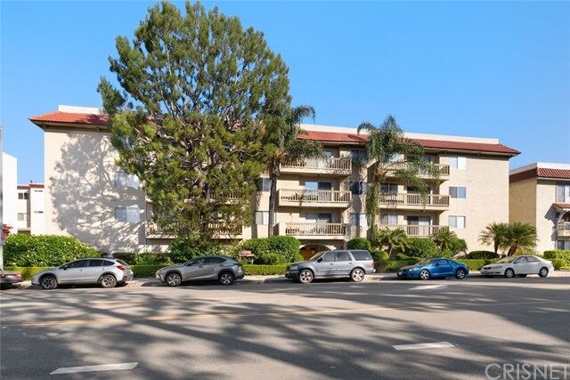 Property Photo: 5400 Lindley Avenue 220 CA 91316