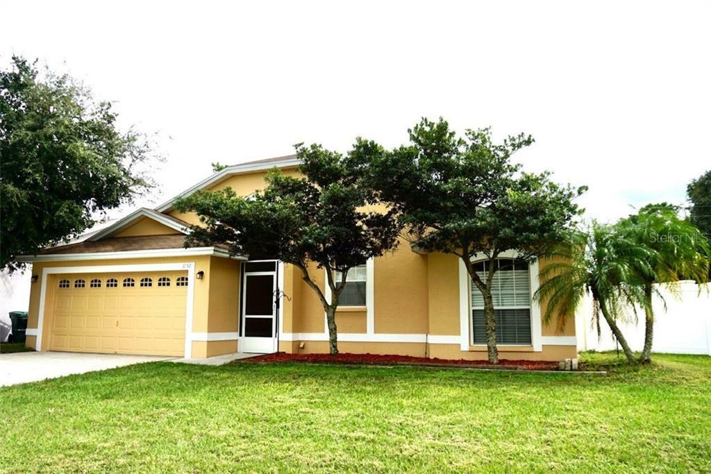 Property Photo:  1052 Brenton Manor Drive  FL 33881 