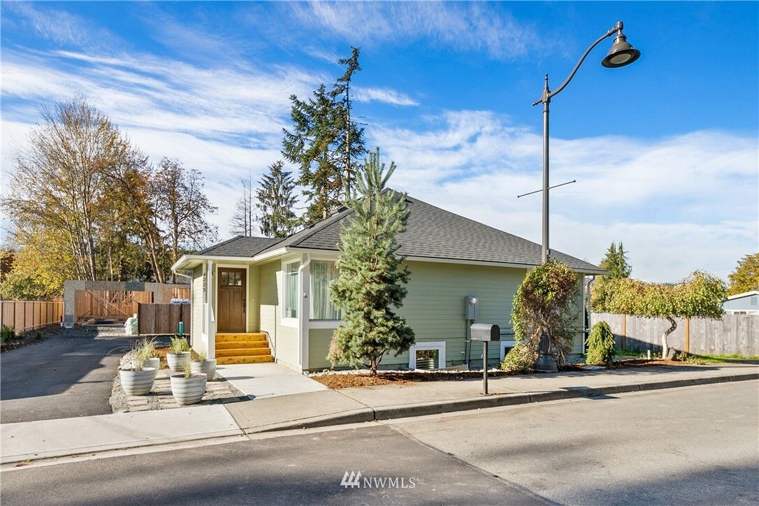 Property Photo: 4223 Stossel Avenue WA 98014