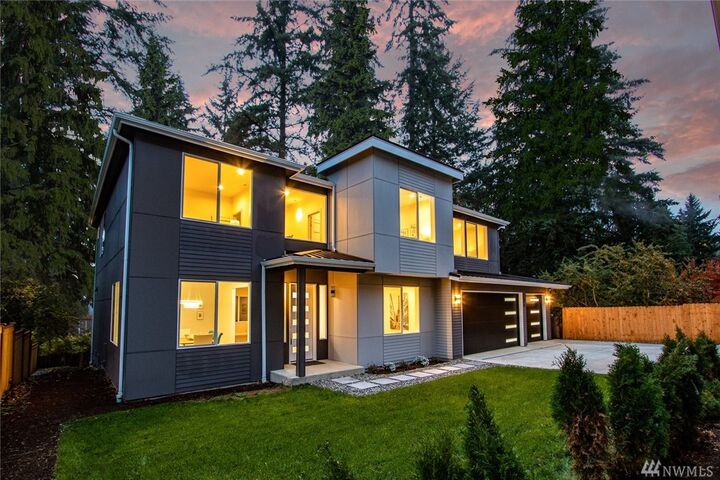 Property Photo:  15018 SE 44th St  WA 98006 