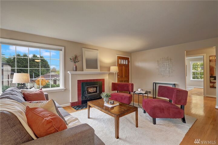 Property Photo: 4207 49th Ave S WA 98118