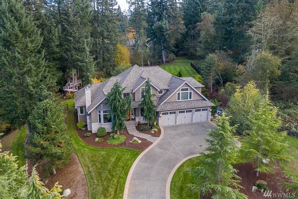 Property Photo:  817 6th Lane  WA 98333 