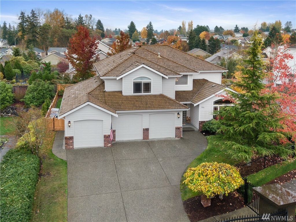 Property Photo:  4101 44th Ave NE  WA 98422 