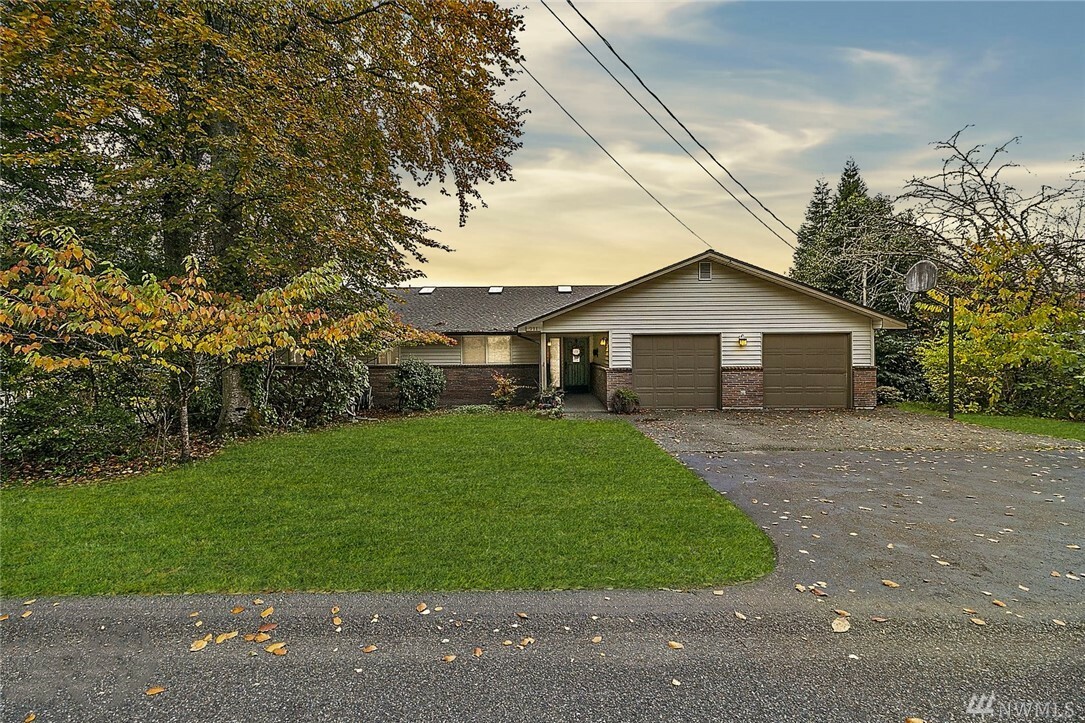 Property Photo: 711 21st Ave SW WA 98371