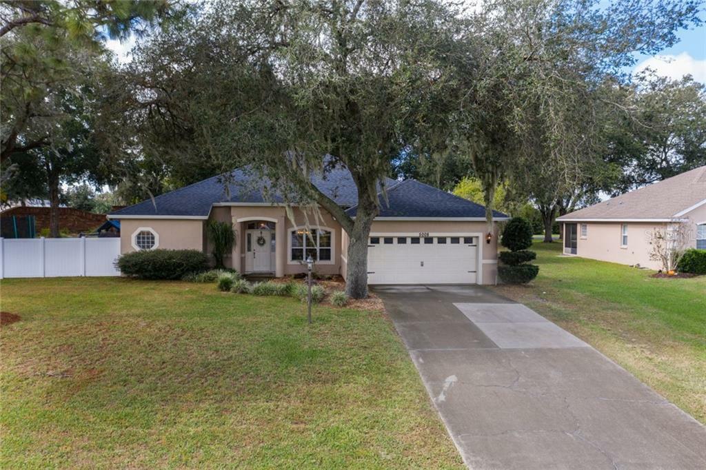 Property Photo: 5008 County Road 125A FL 34785