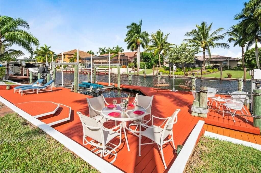 Property Photo:  955 S Town And River Dr  FL 33919 