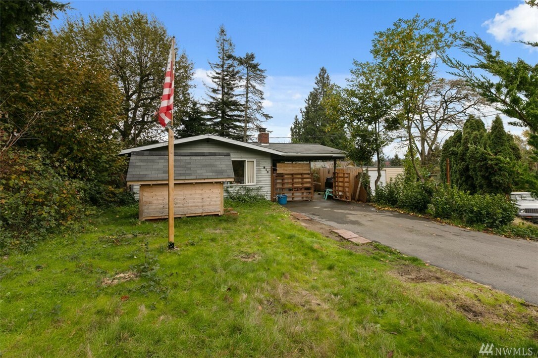 Property Photo:  510 S 111th St  WA 98168 