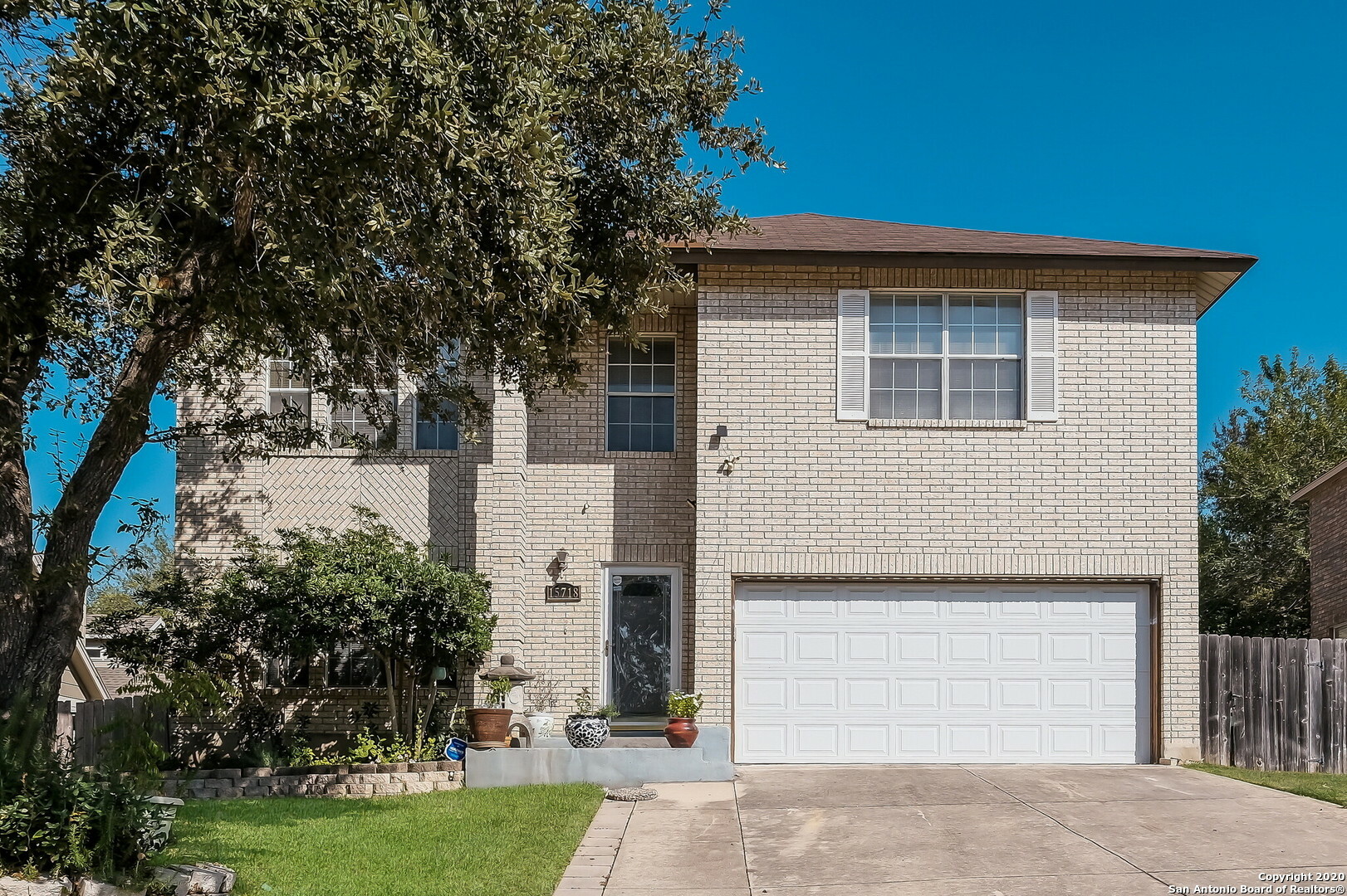 Property Photo: 15718 Knollvista TX 78247