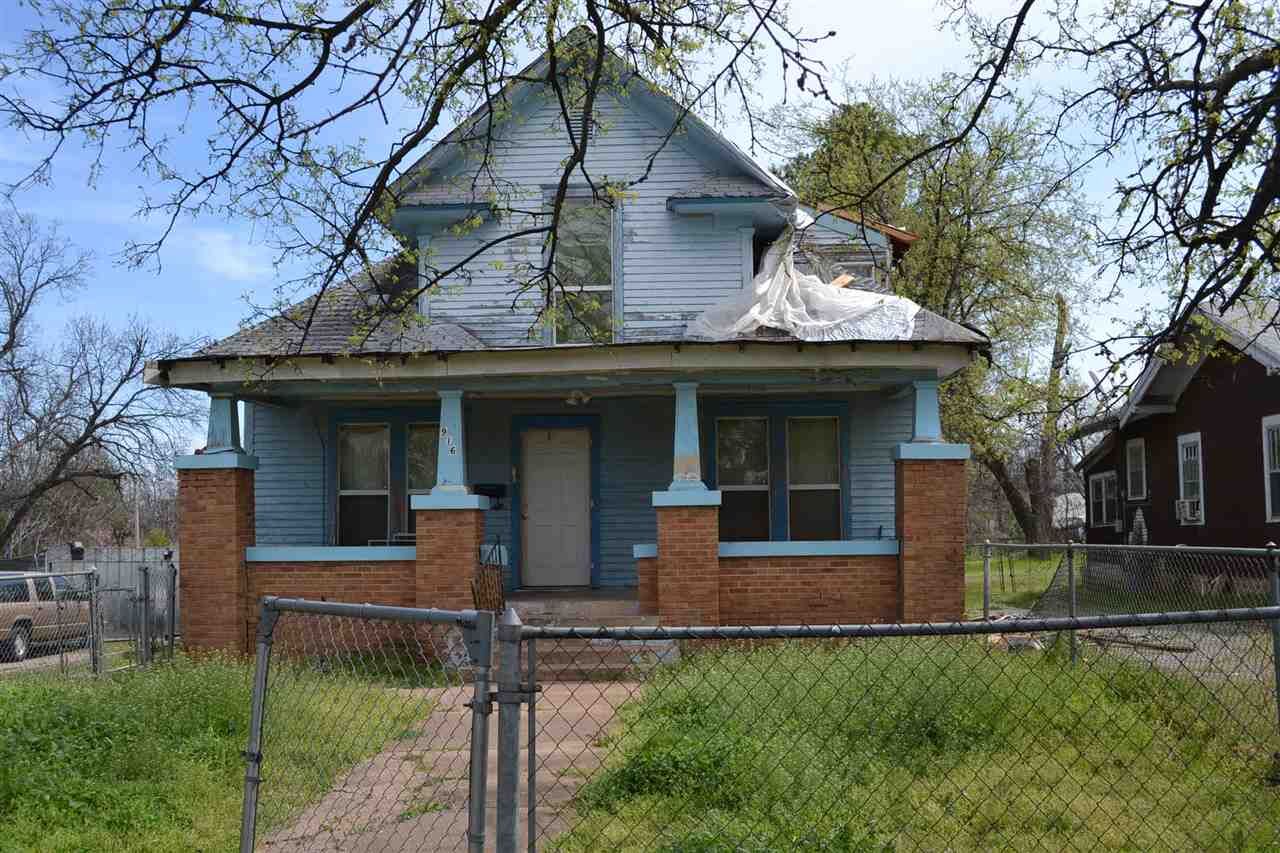 Property Photo:  916 SW 5th St  OK 73501-5213 