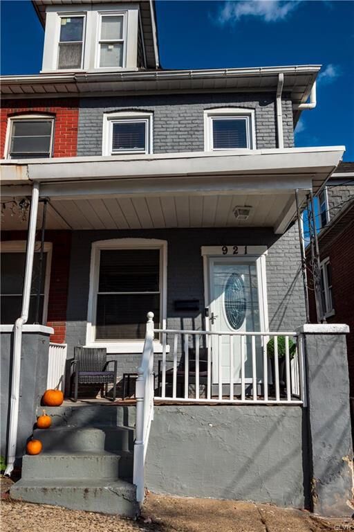 Property Photo:  921 Ridge Street  PA 18042 