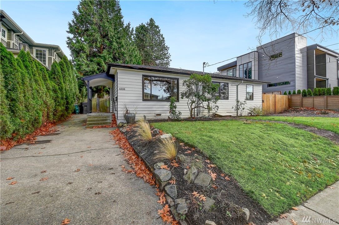Property Photo:  6508 103rd Ave NE  WA 98033 