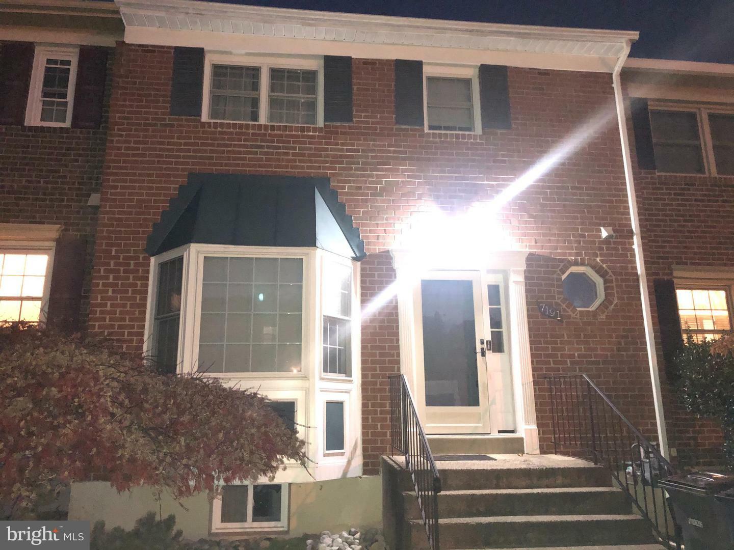 Property Photo: 7191 Lake Cove Drive VA 22315