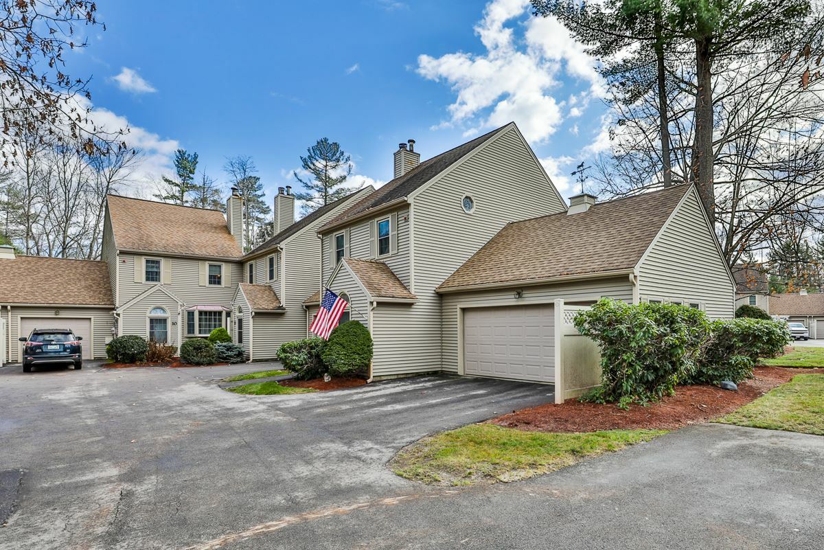 Property Photo:  10 Braemar Road  NH 03087 