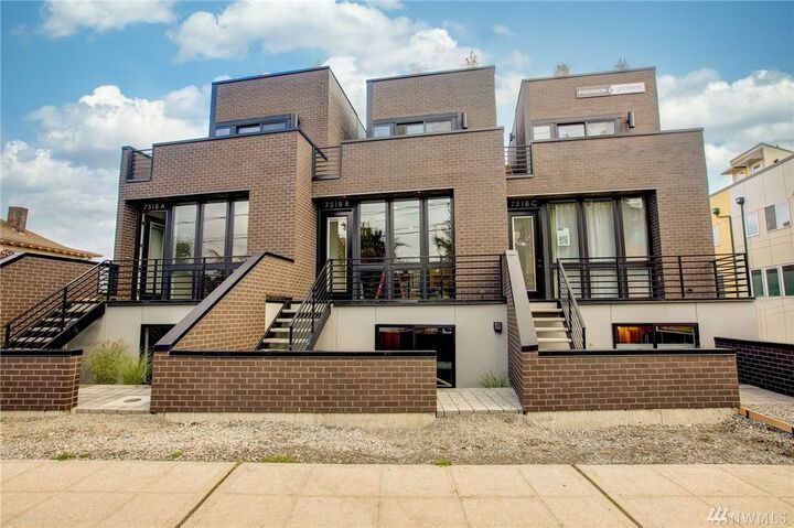 Property Photo: 7520 B 43rd Ave S WA 98118