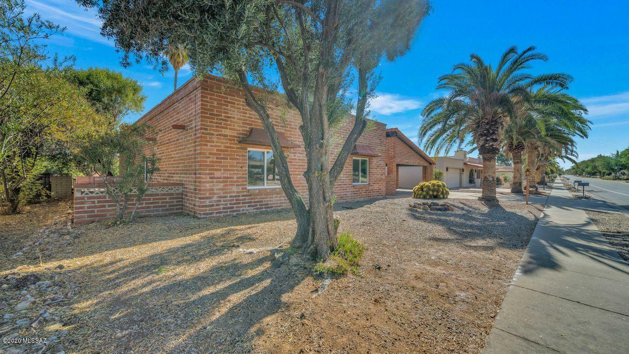 Property Photo:  742 N Abrego Drive  AZ 85614 