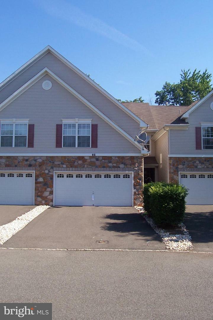 65 Heath Court  Pennington NJ 08534 photo