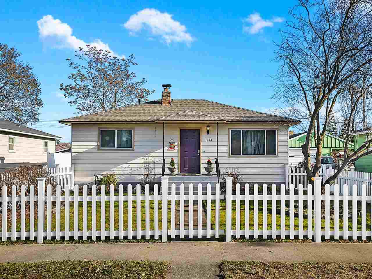 Property Photo:  1734 N Smith St  WA 99207 