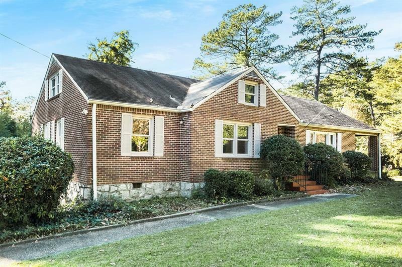 Property Photo: 1662 Berkeley Lane NE GA 30329