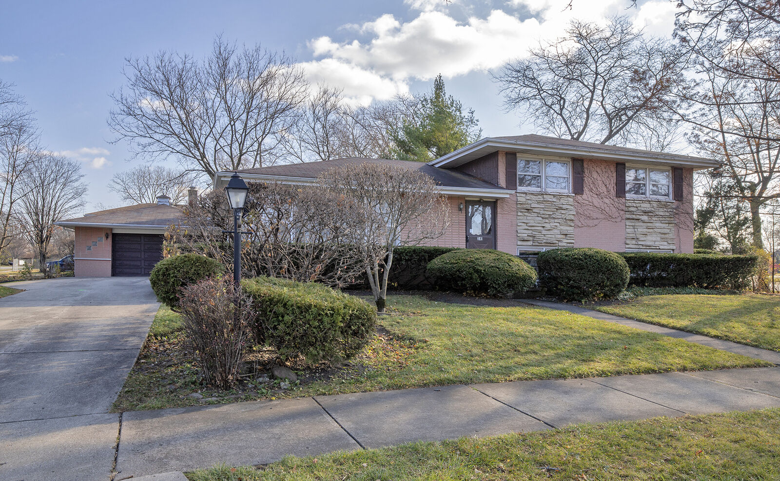 Property Photo:  341 Michael Manor  IL 60025 