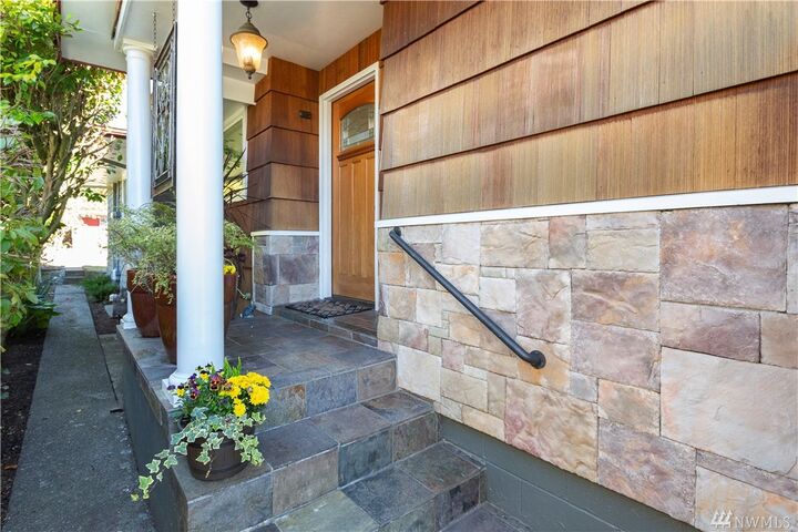 Property Photo:  2610  Terrace Street  WA 98310 