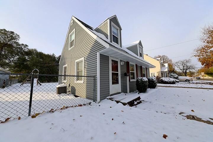 Property Photo: 1612 Liberty Ave WI 53511