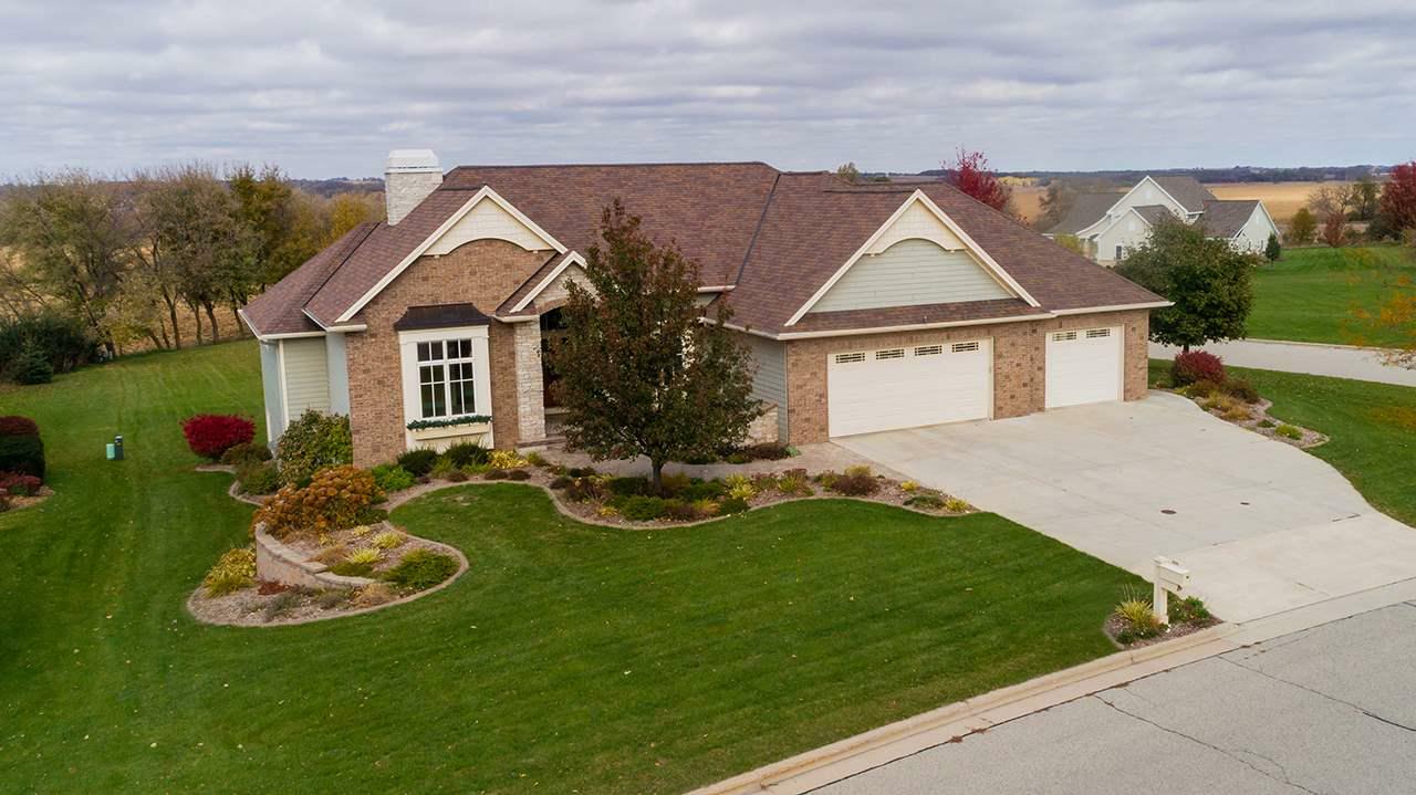 Property Photo:  826 Layton Drive  WI 54971 