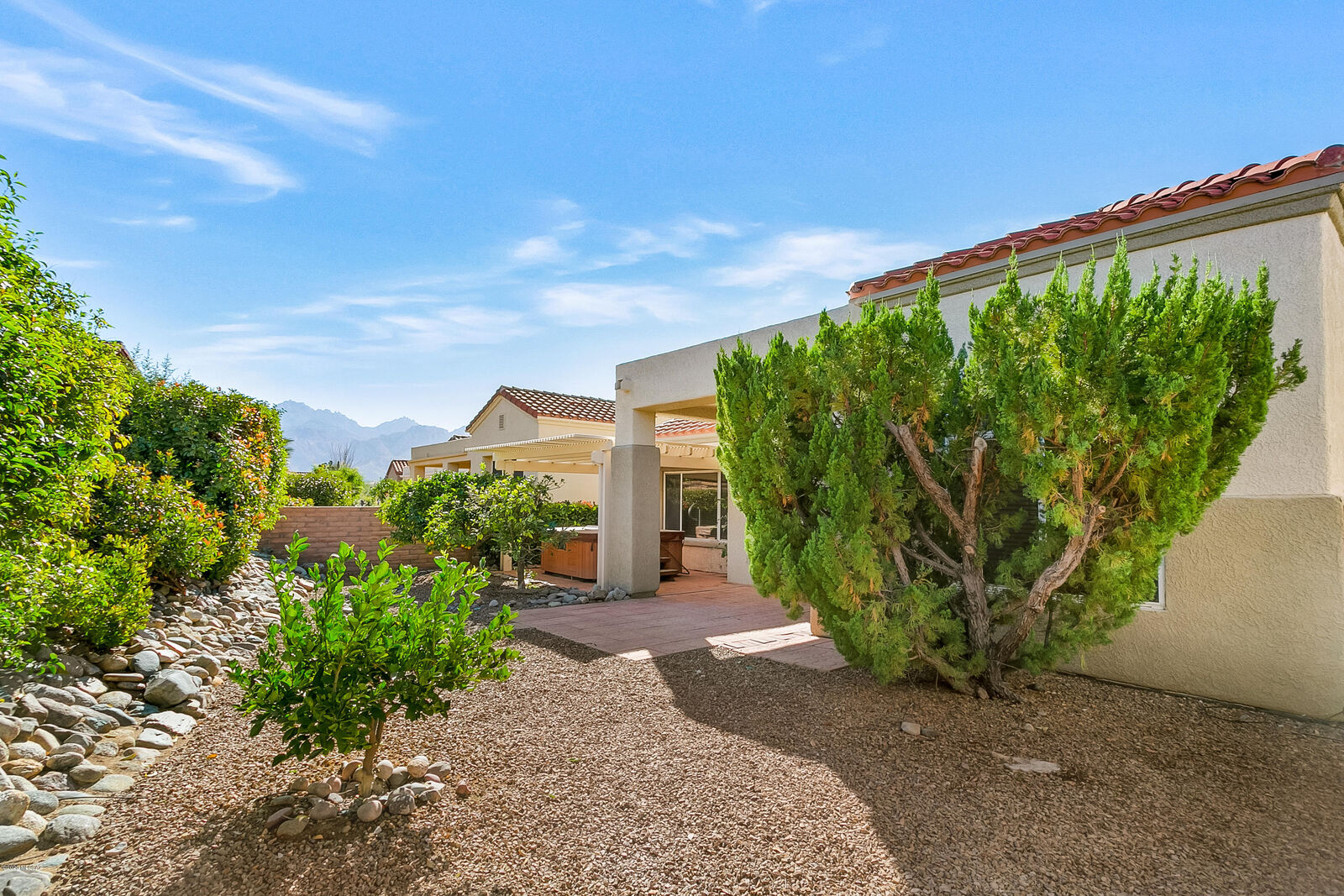 Property Photo: 2293 E Sausalito Trail AZ 85755