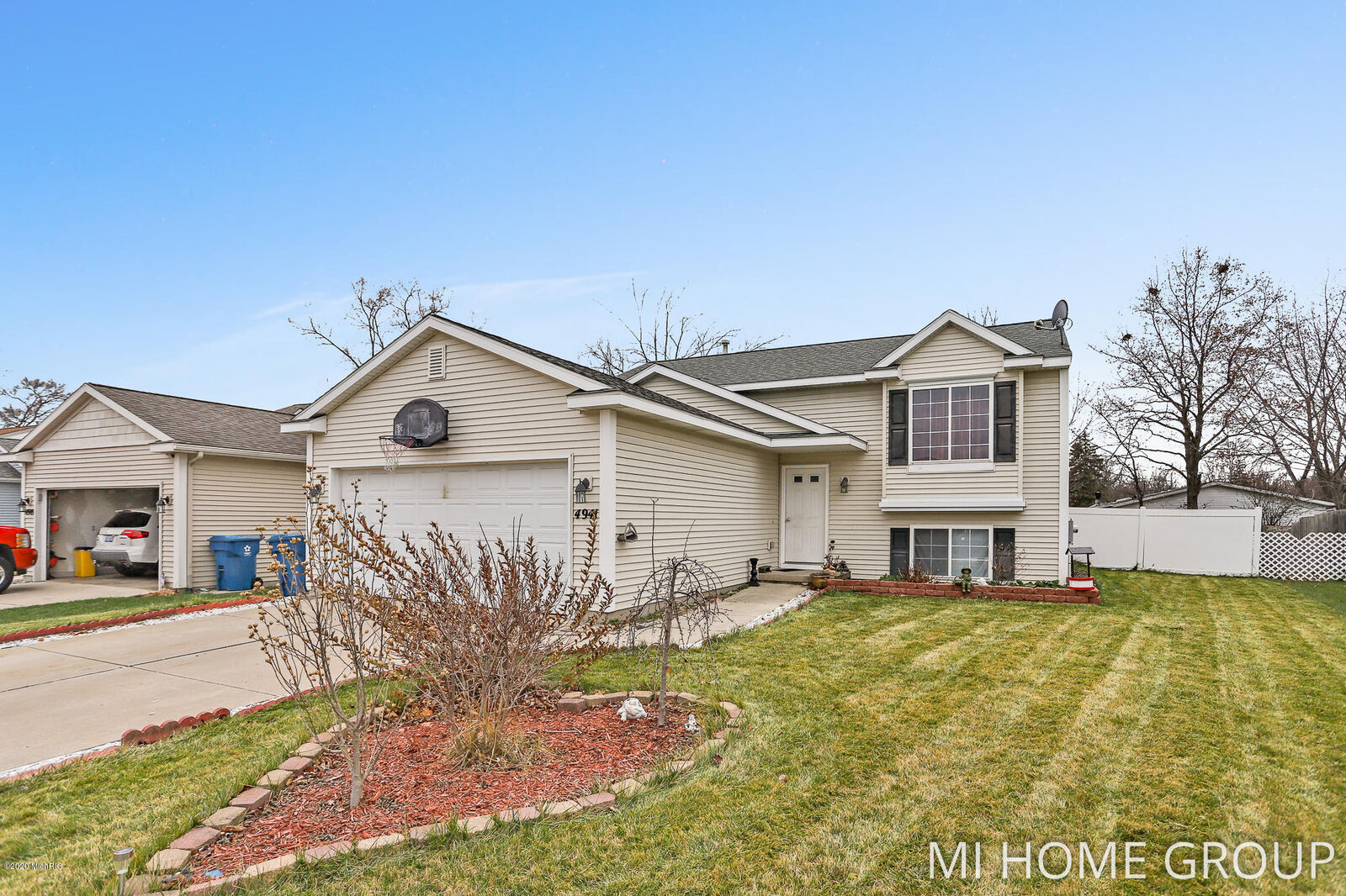 Property Photo: 4941 Silverglen Drive MI 49548