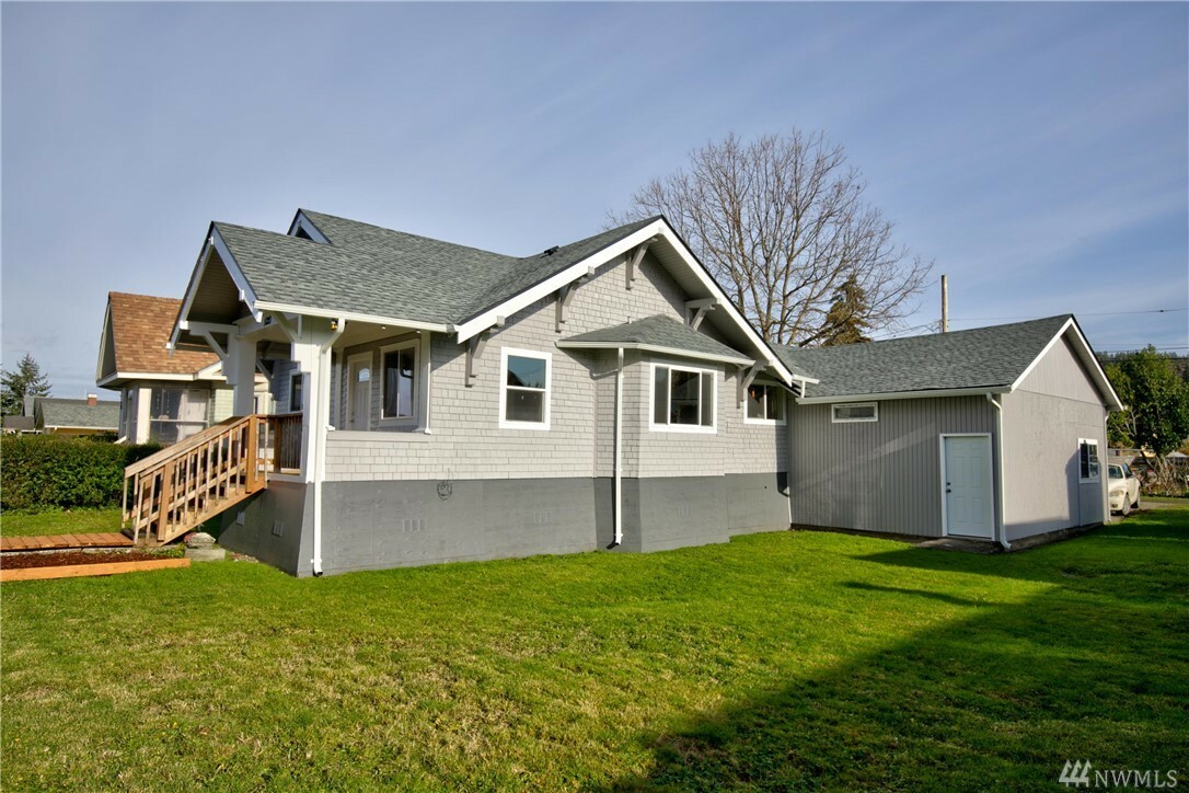 Property Photo: 1020 Lincoln St WA 98550