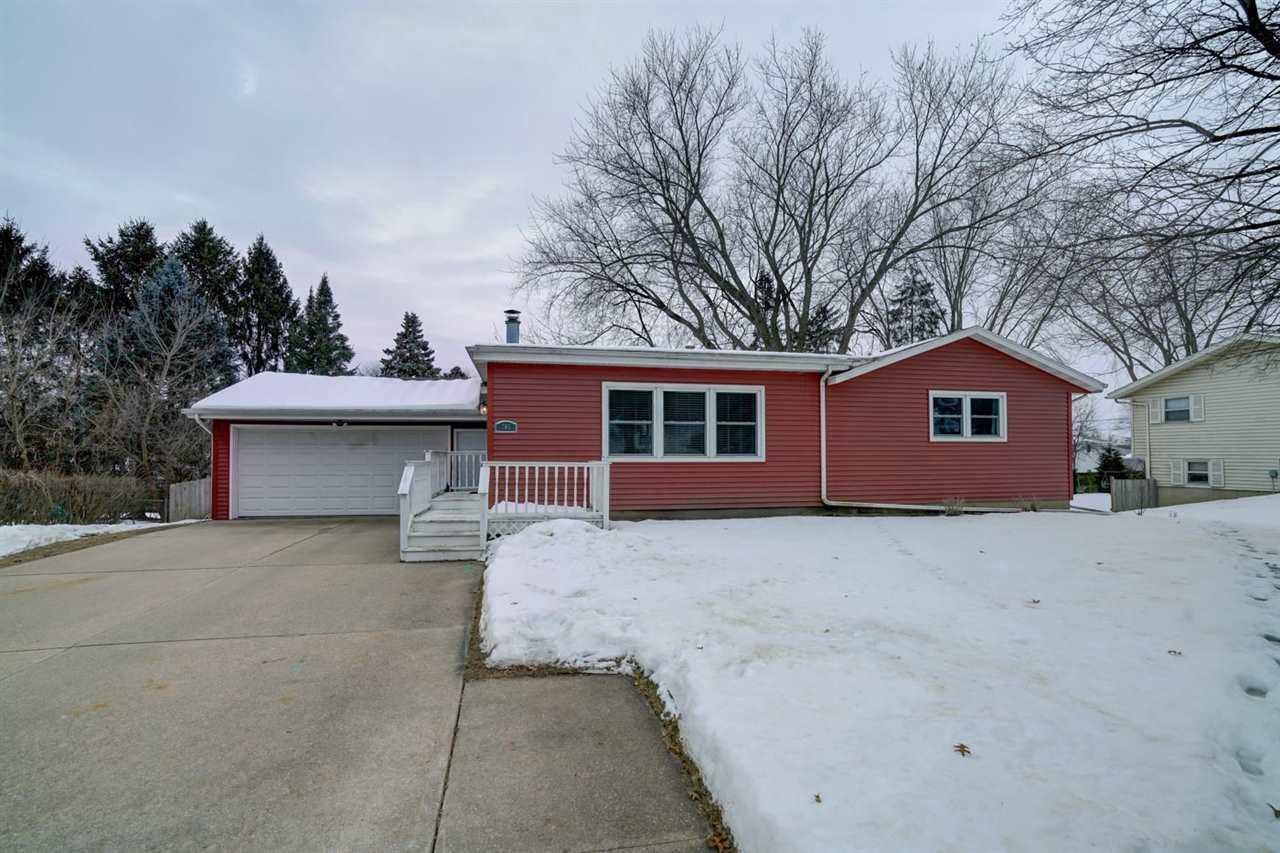 Property Photo:  705 Russell St  WI 53532 