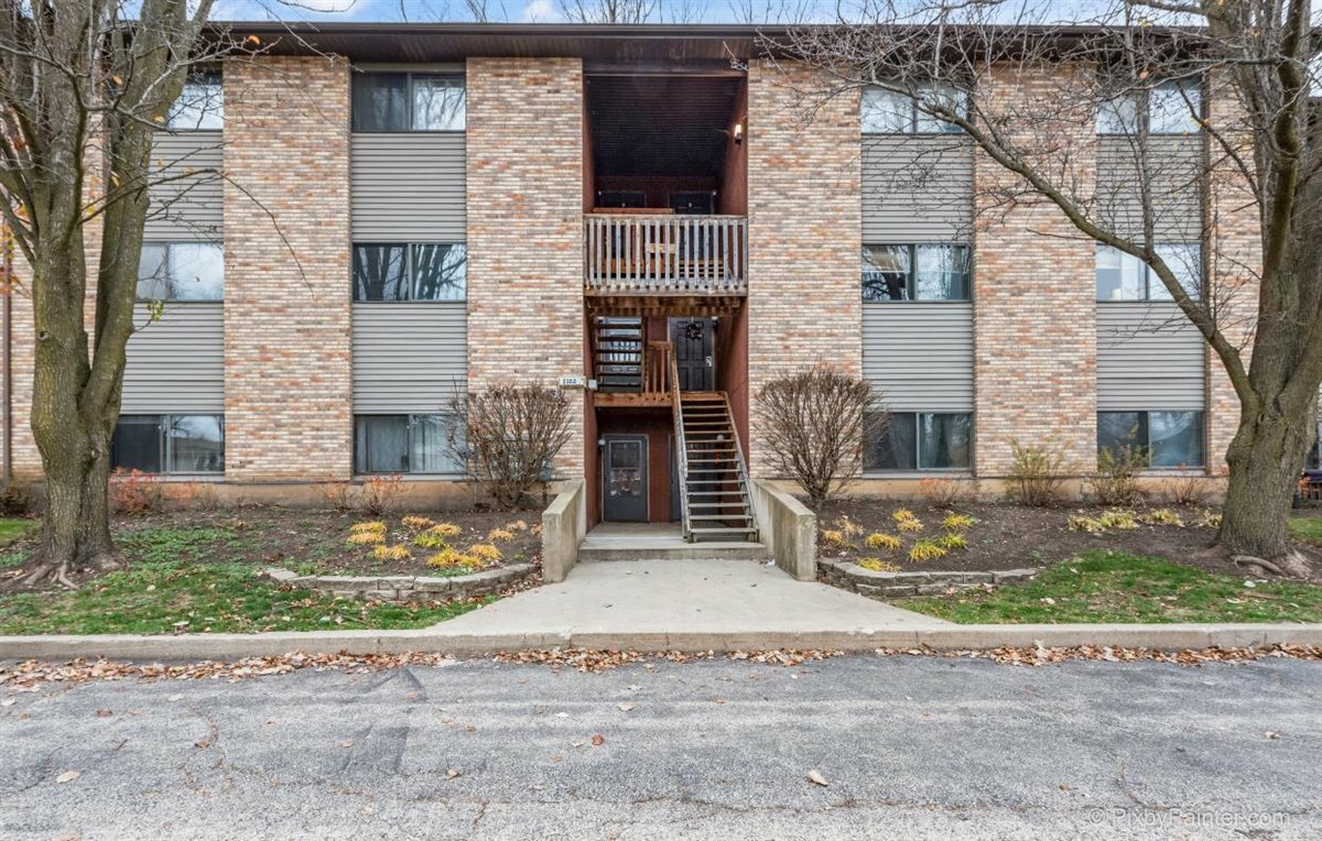Property Photo: 2352 South Street E IL 60123