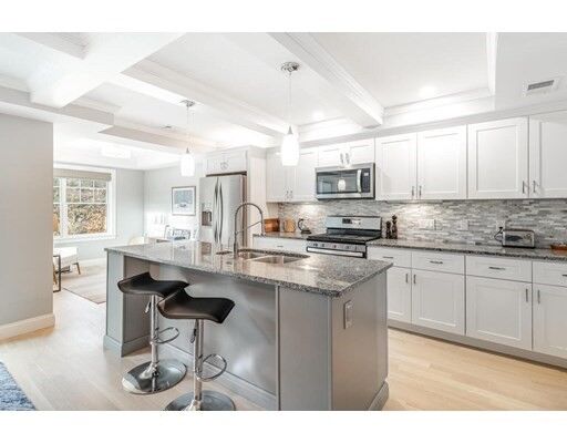 Property Photo: 260 Main St 1 MA 01930