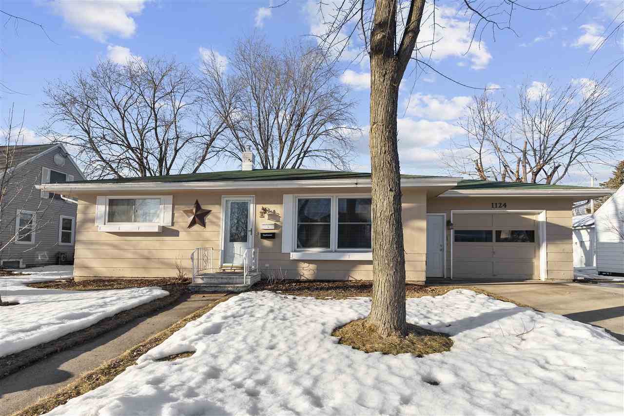 Property Photo:  1124 W Bell Avenue  WI 54914-2750 