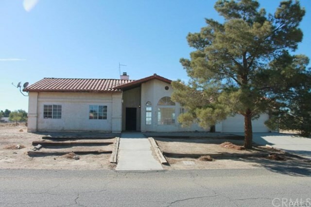 Property Photo:  40935 179th Street E  CA 93535 