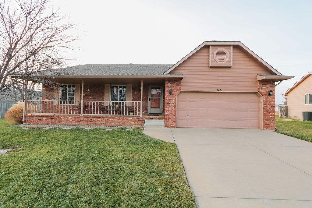 Property Photo:  413 N Stonegate Cir  KS 67037 