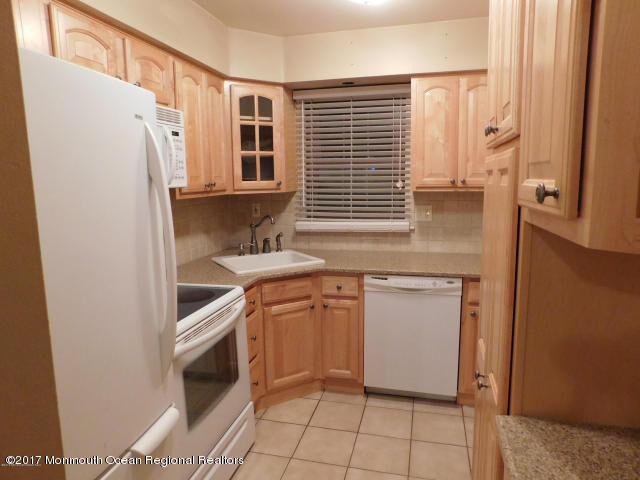 Property Photo:  1007 Wellington Place  NJ 07747 