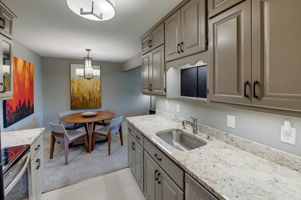 Property Photo:  4350 Brookside Court 208  MN 55436 