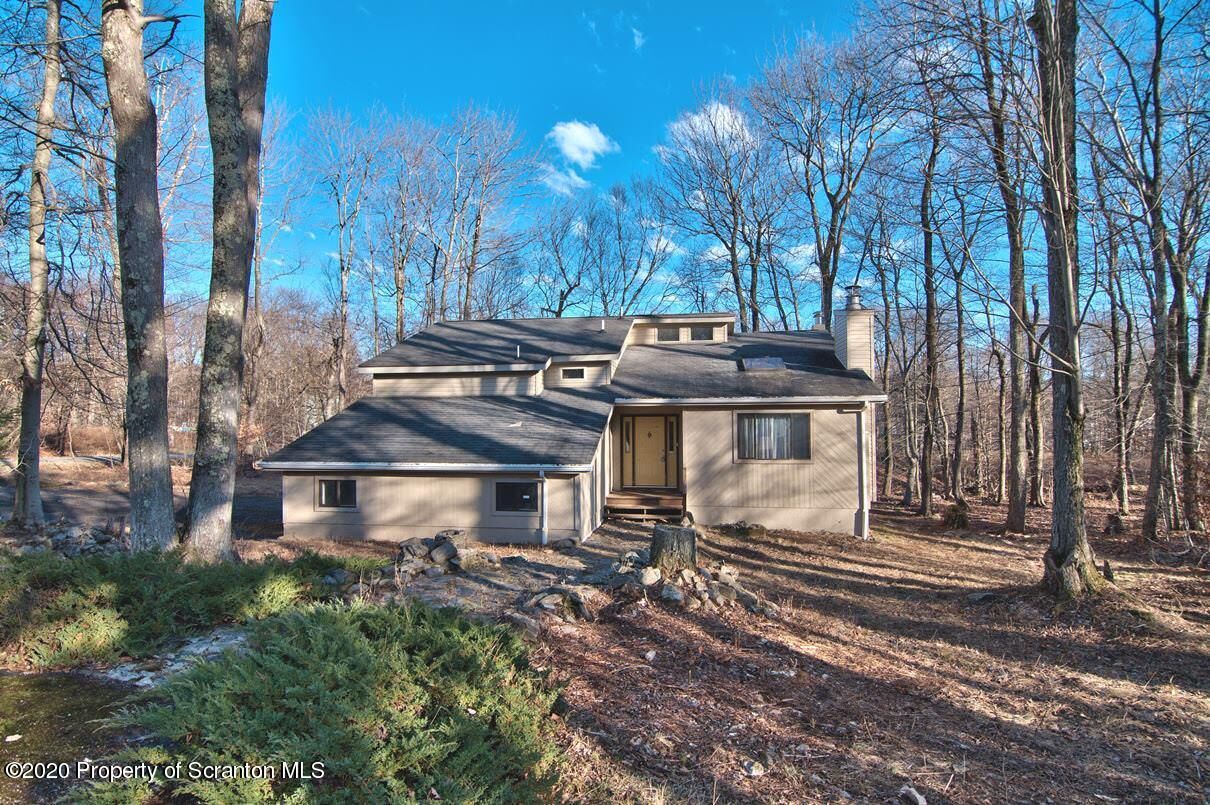 Property Photo:  4106 Knight Drive  PA 18466 