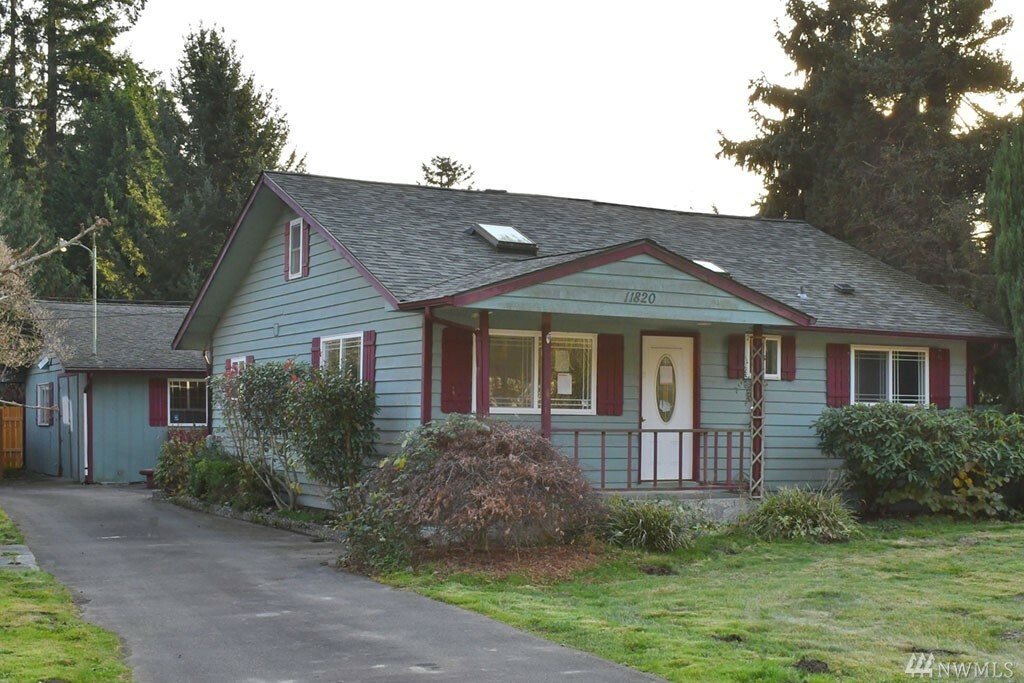 Property Photo:  11820 Valley Ave E  WA 98372 