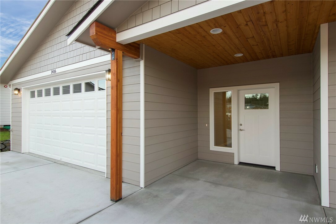 Property Photo:  1416 Rook Dr  WA 98362 