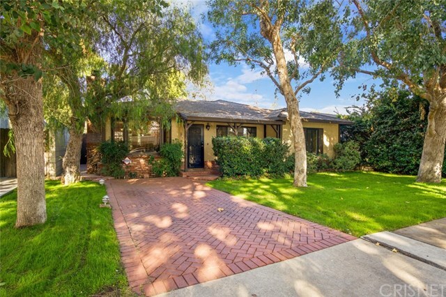 Property Photo: 13343 Friar Street CA 91401