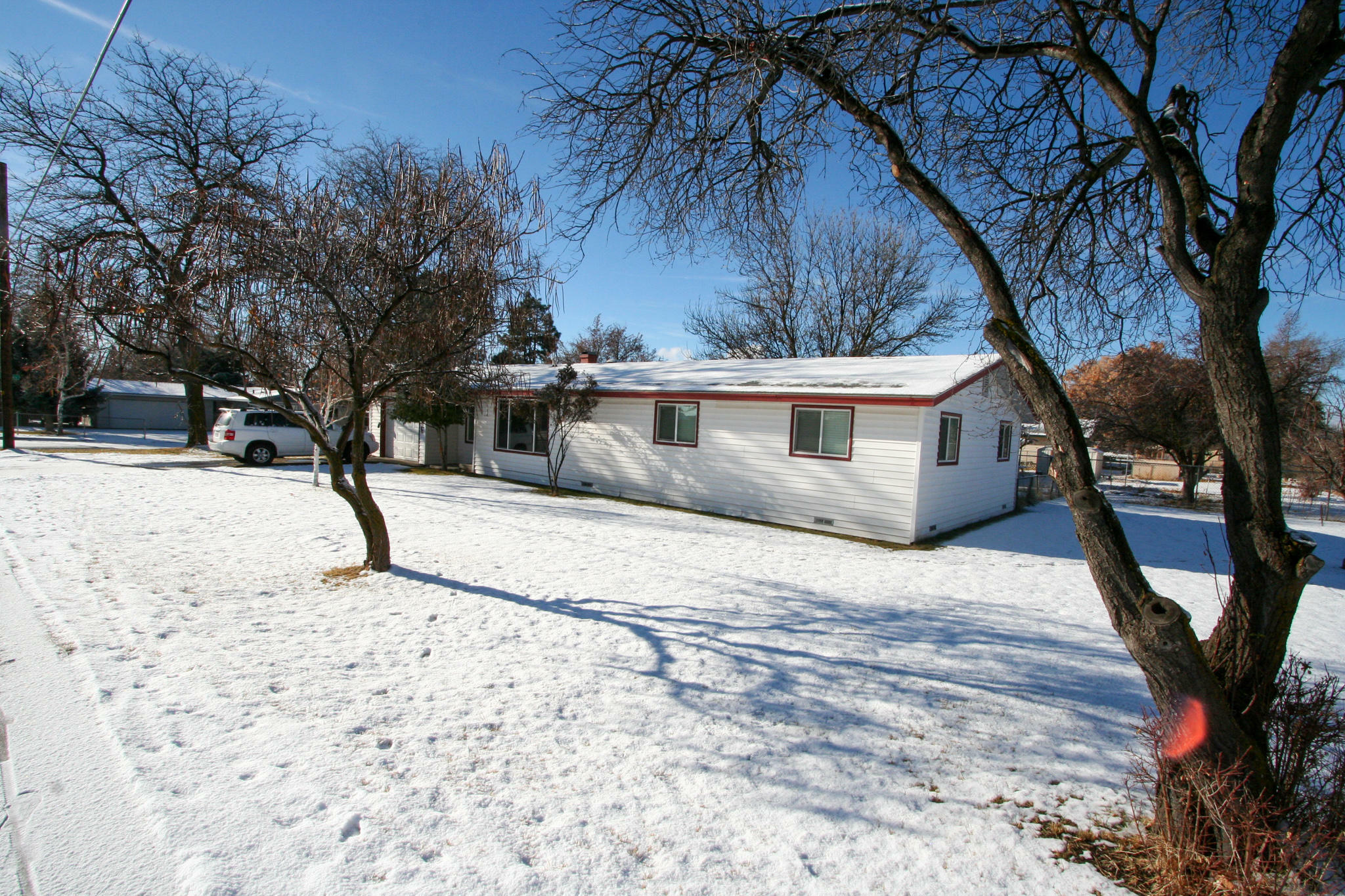 Property Photo:  1716 Madison Street  OR 97603 