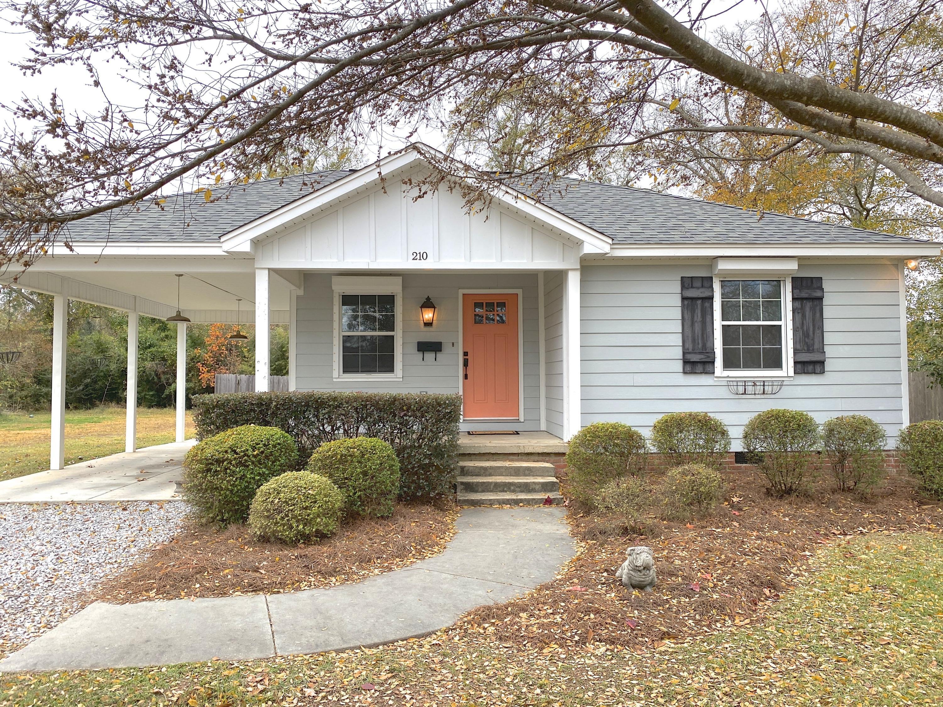 Property Photo: 210 Cochran MS 39465