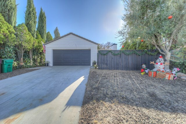 Property Photo:  24619 Morningstar Drive  CA 92562 