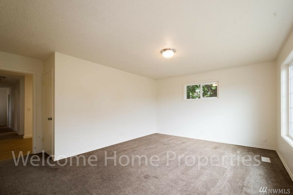 Property Photo:  614 & 616 SW 3rd St  WA 99324 