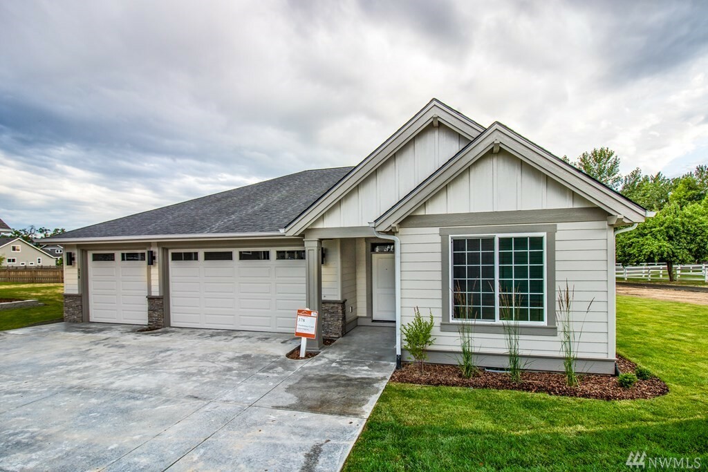 Property Photo:  378 Chardonnay Ct  WA 99362 